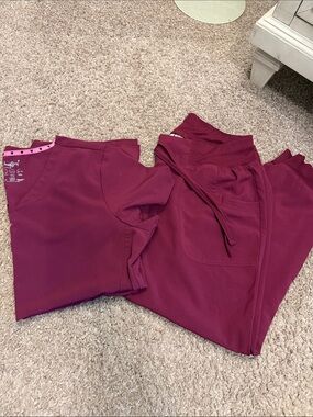 HeartSoul Women's Scrub Top and Jogger Set - Burgundy